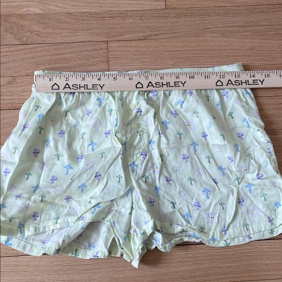 PINK Victoria's Secret Light Green Floral Pajama Shorts - Picture 3 of 7